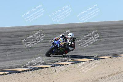 media/Oct-13-2025-Moto Forza (Mon) [[a66d839500]]/3-B Group/Session 2 (Bowl)/